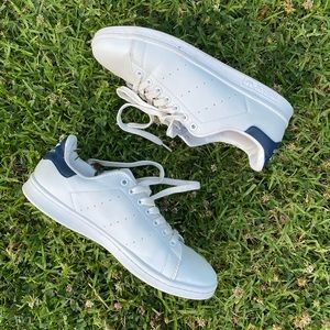 Navy Adidas Stan Smiths